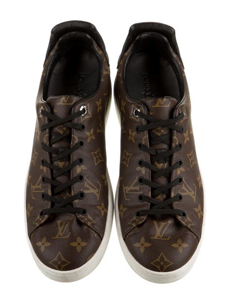 louis vuitton low top sneakers.